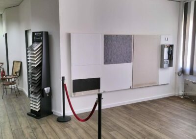 Carbon Heizflaechen im Showroom scaled 1